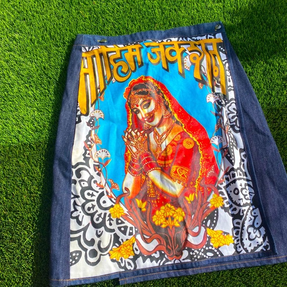 Rare Find! Indian vintage Print Skirt 🤩 - Picture 3 of 3